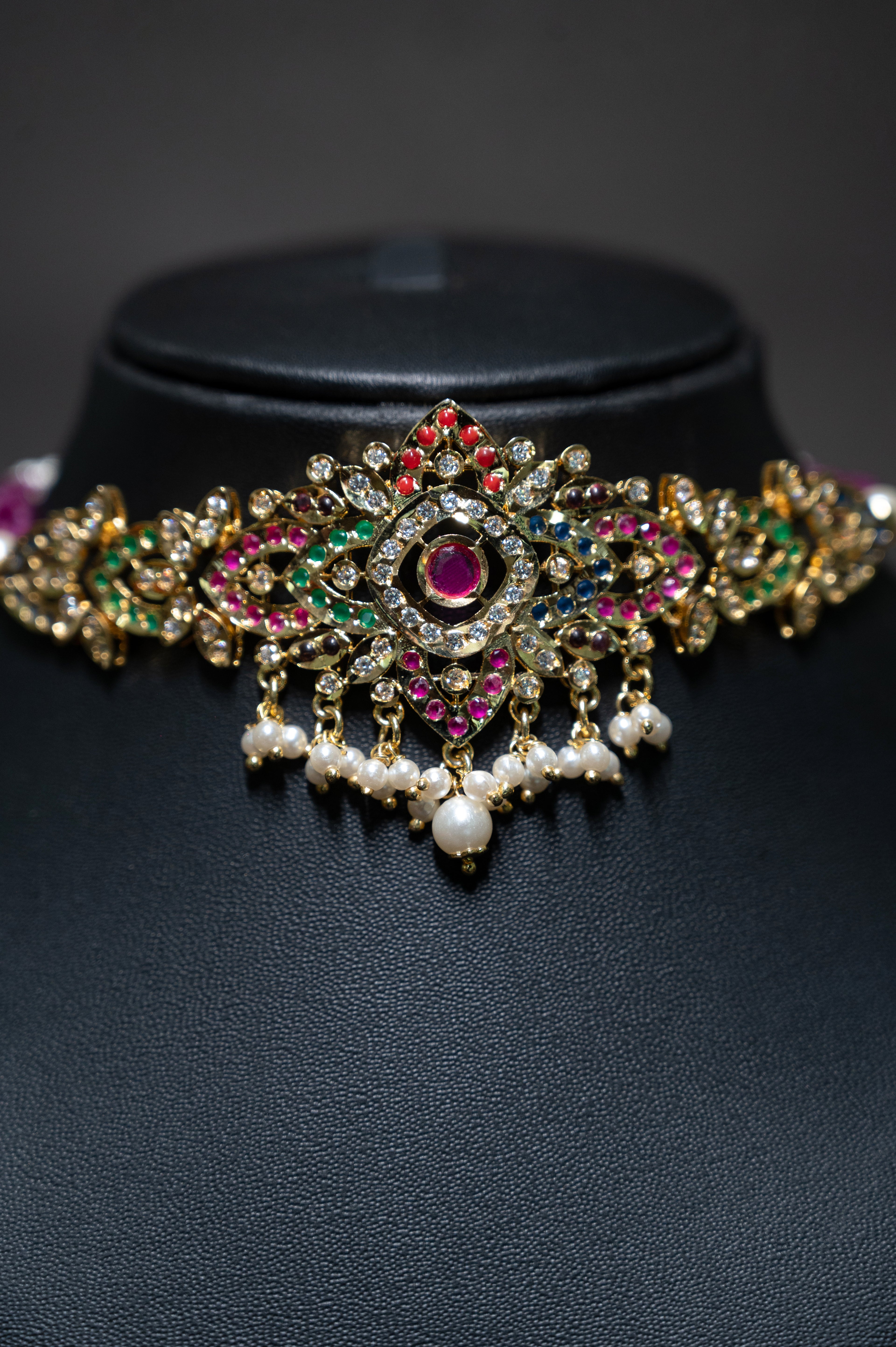 Jadua Navratan Kundan Choker Set