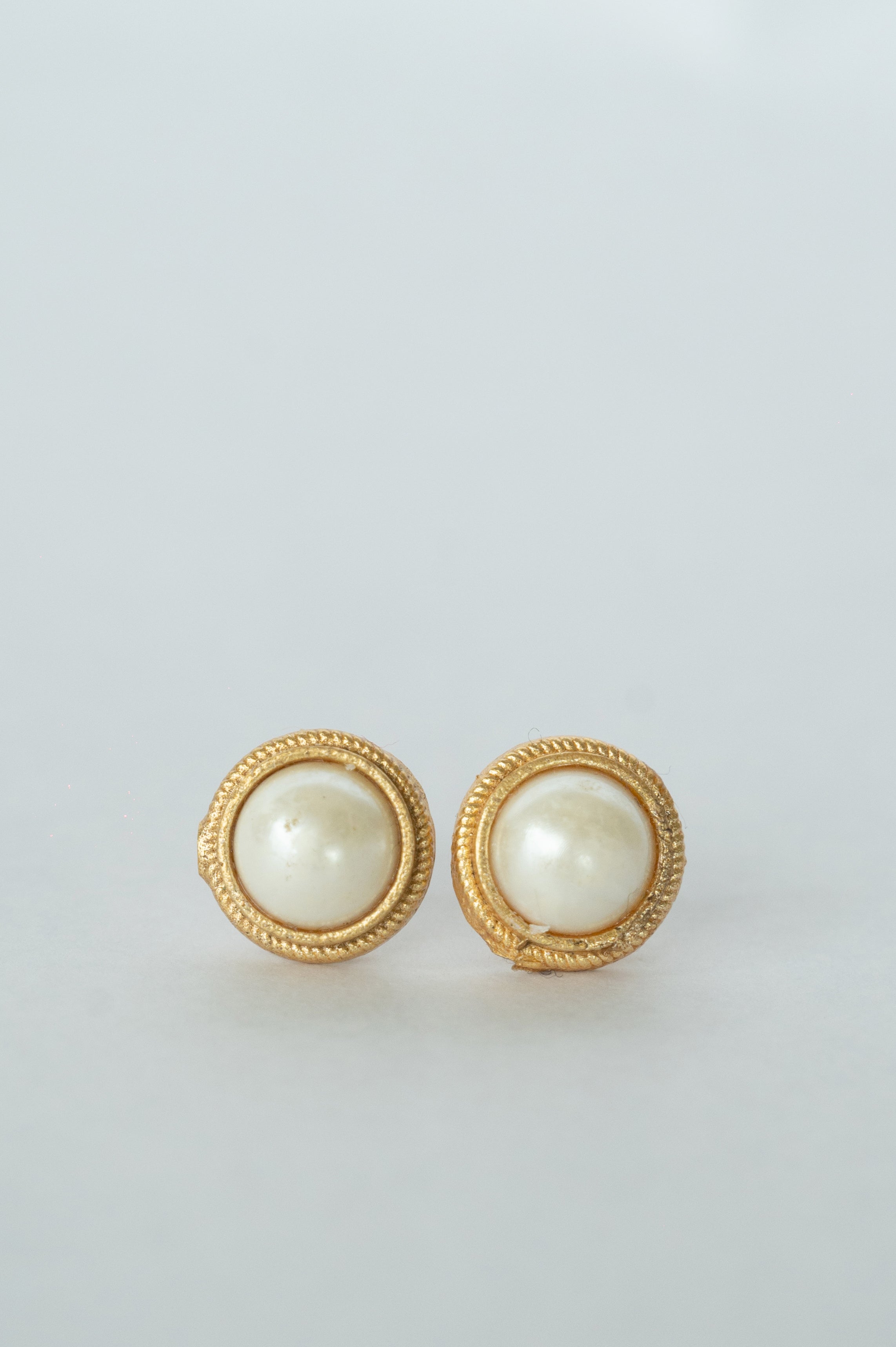 Ruhani Studs