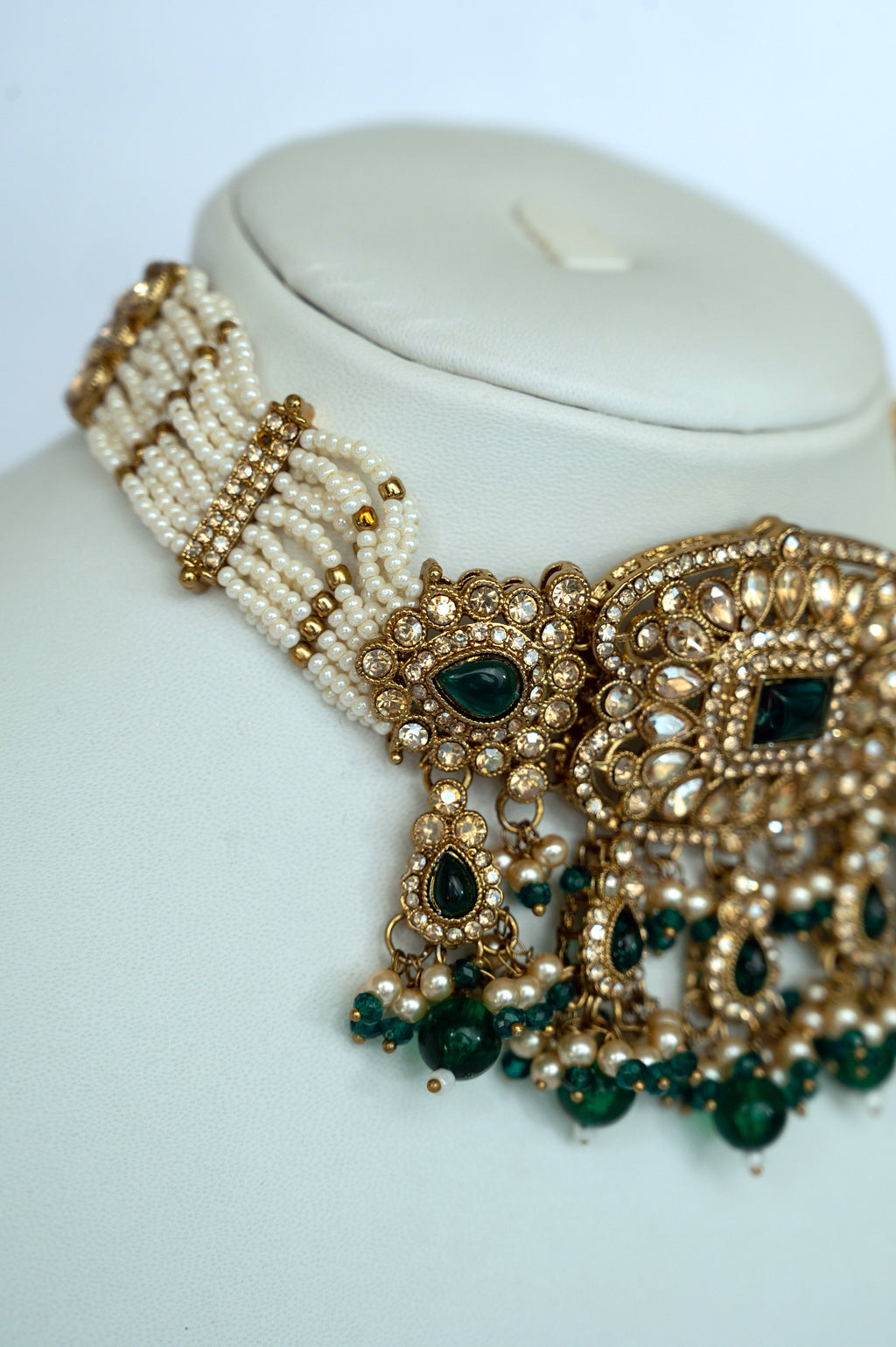 Emerald Majesty Choker Necklace Set