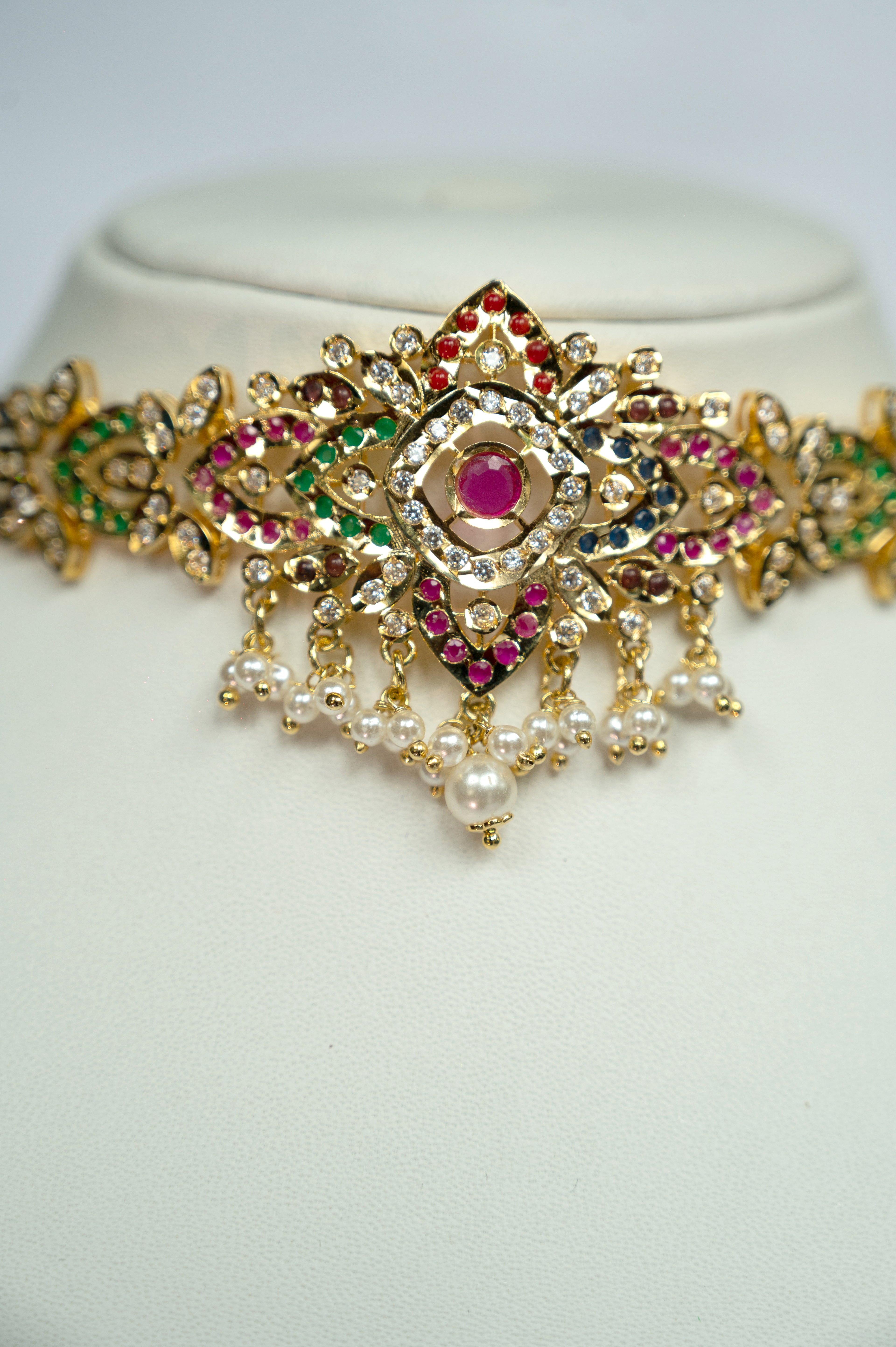 Jadua Navratan Kundan Choker Set