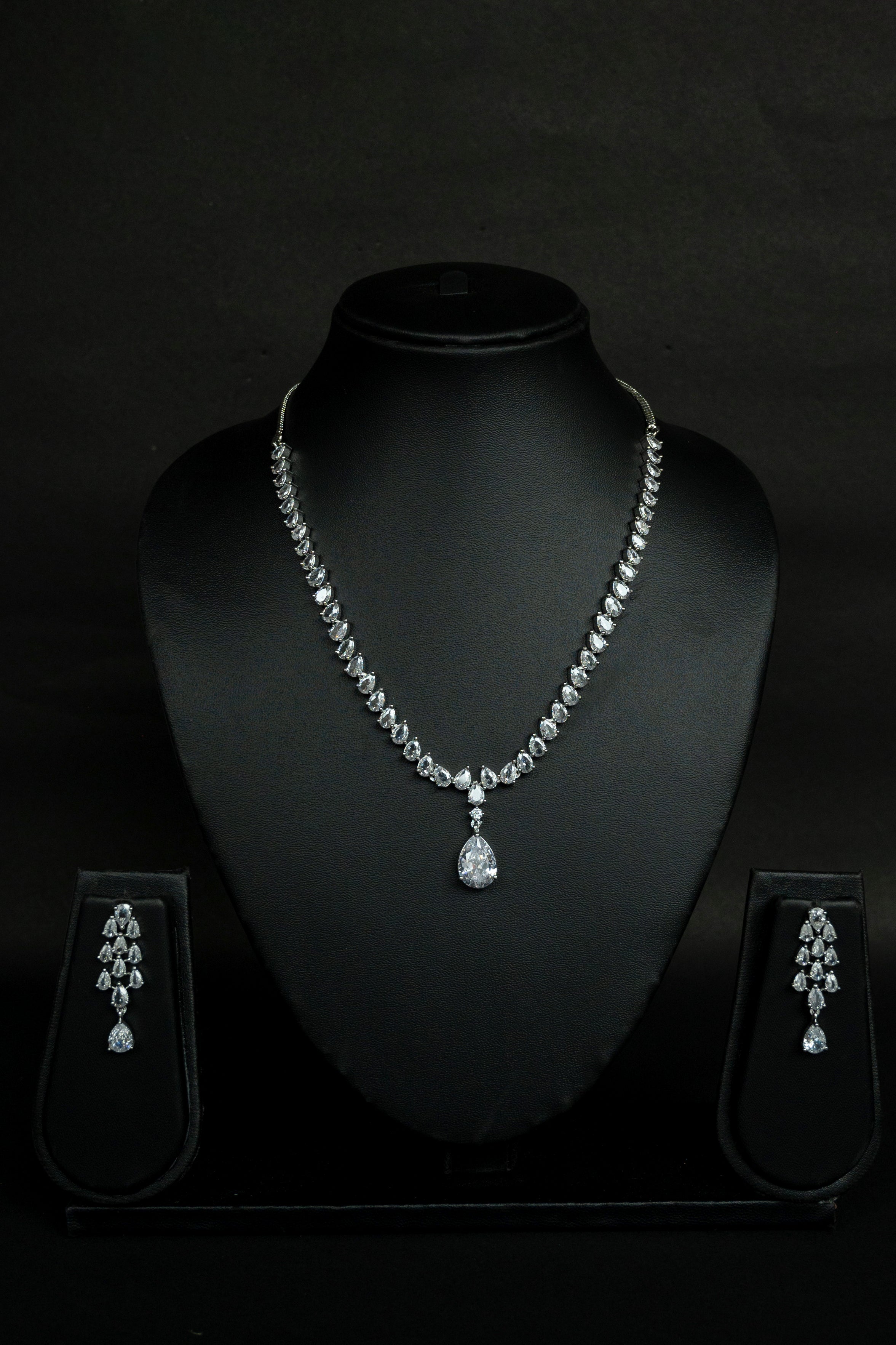 Queen K Diamond Necklace Set