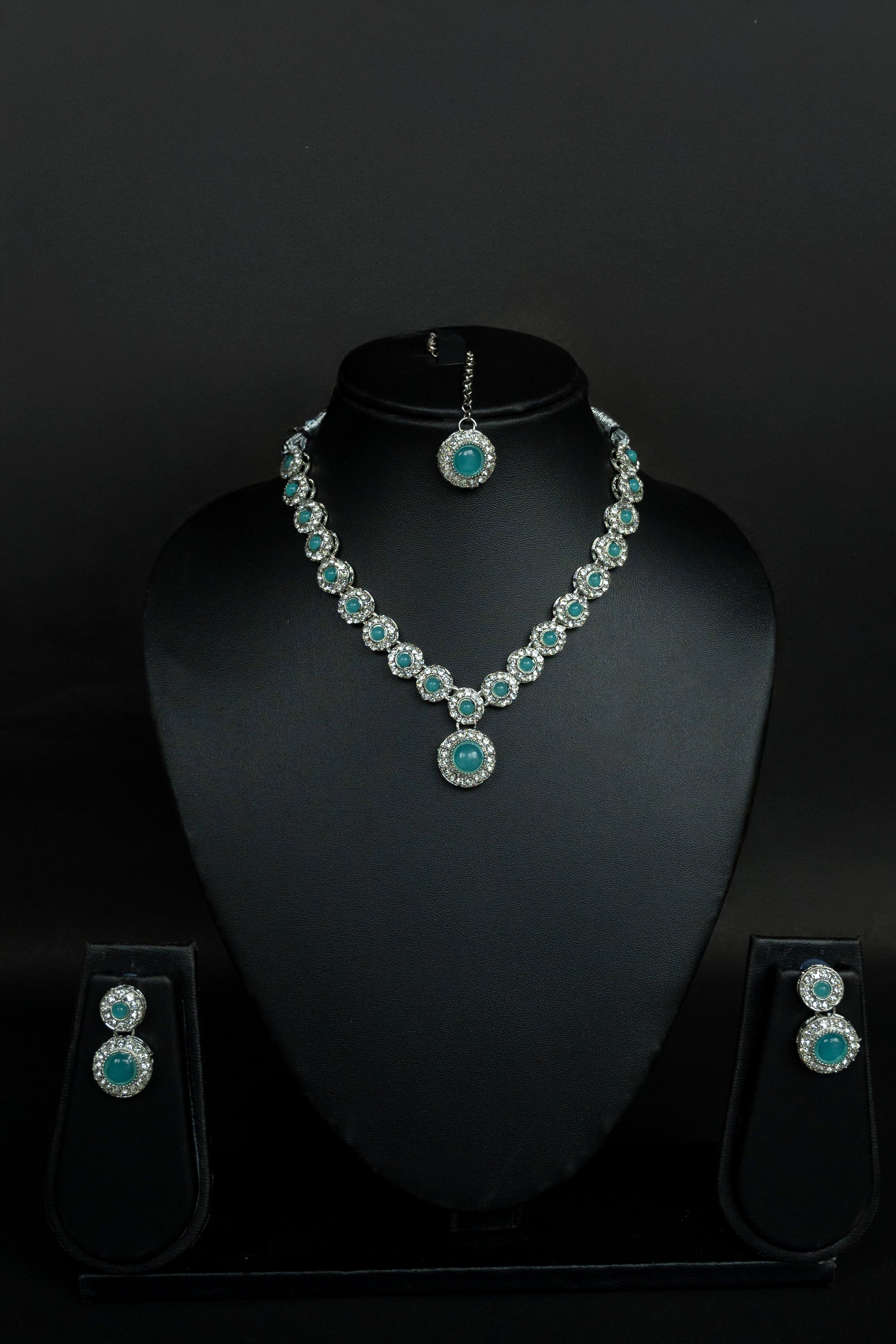 Starlit Emerald Glow Necklace Set – Bridal Collection