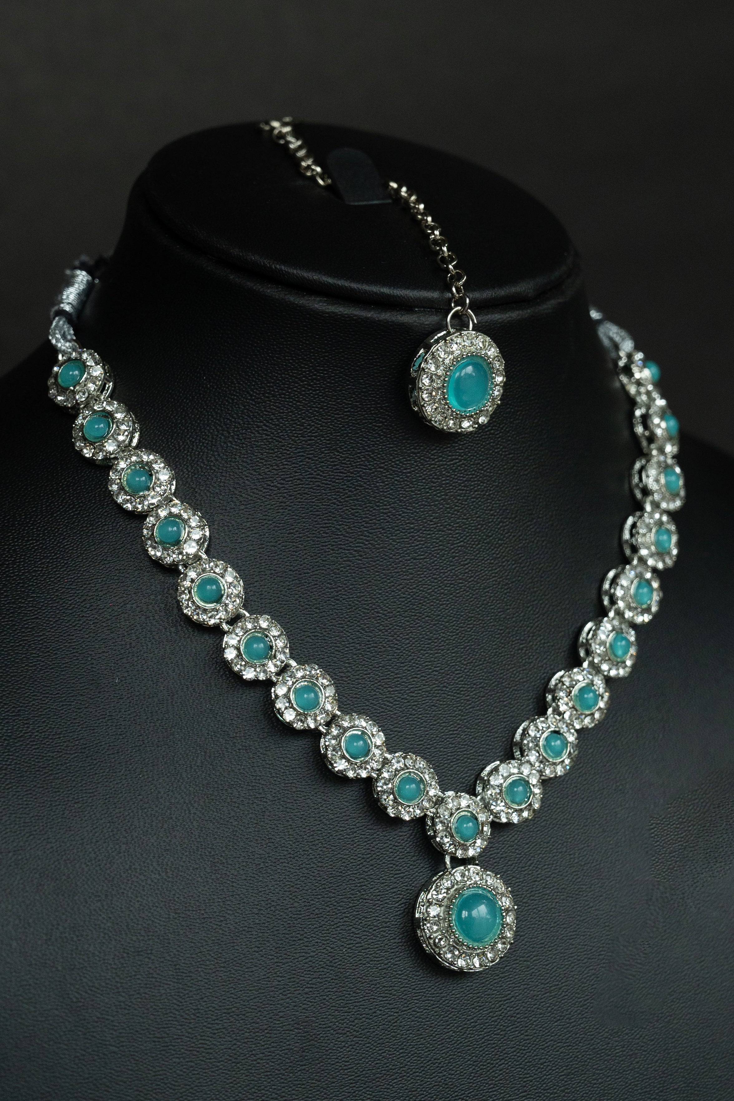 Starlit Emerald Glow Necklace Set – Bridal Collection