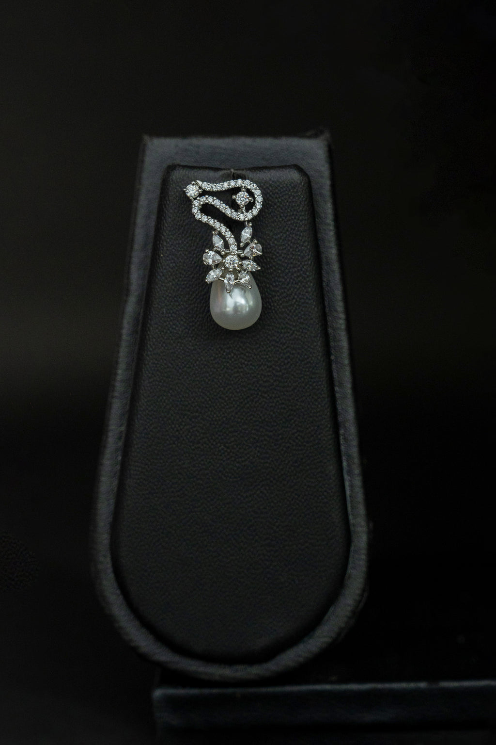 Eternal Glow Pendant Set