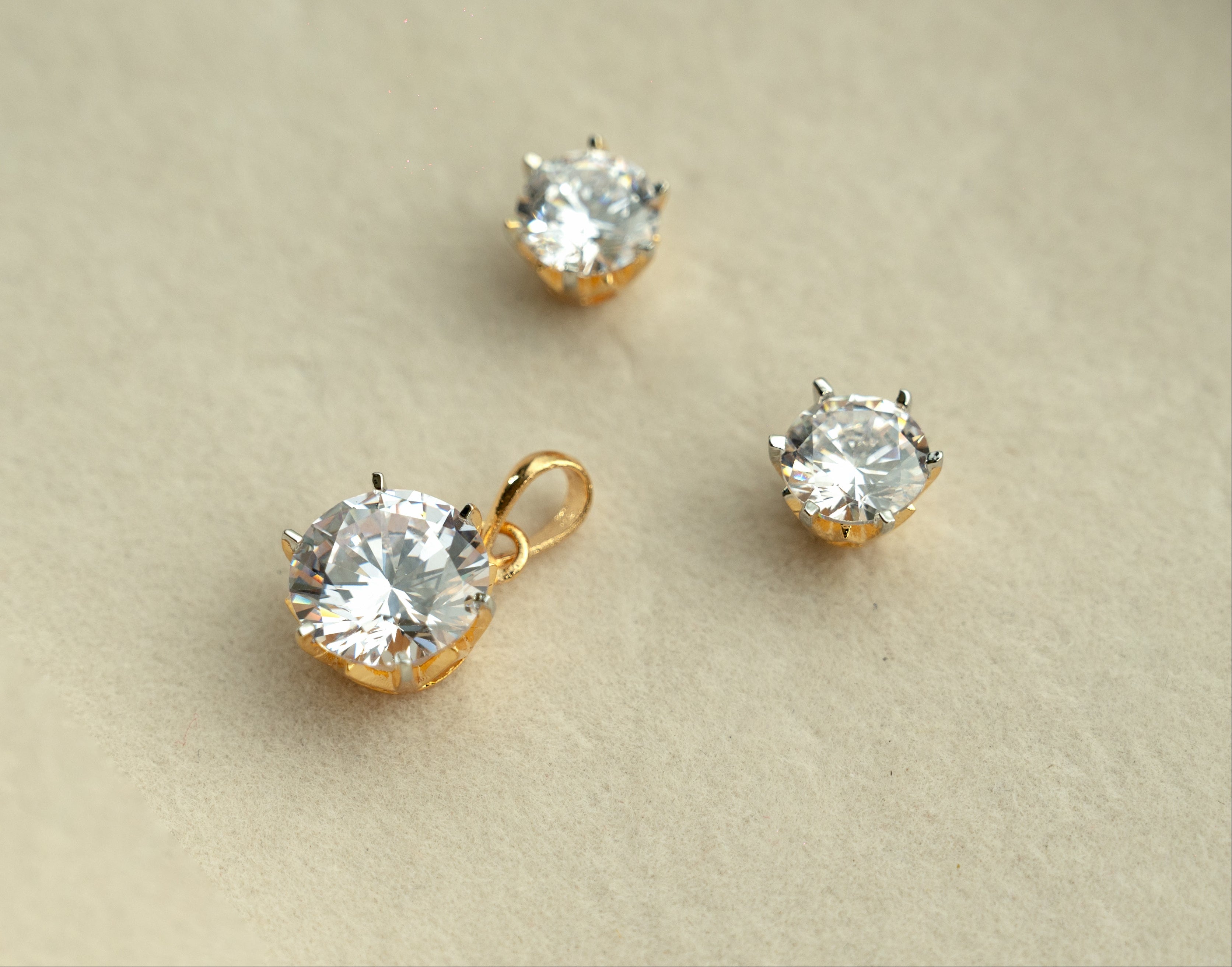 Luxe Solitaire Pendant Set