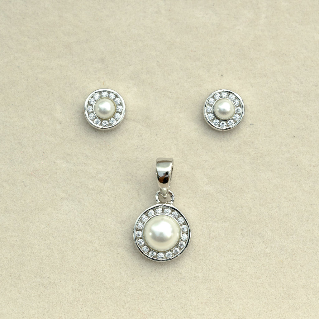Pearl Whisper Pendant Set