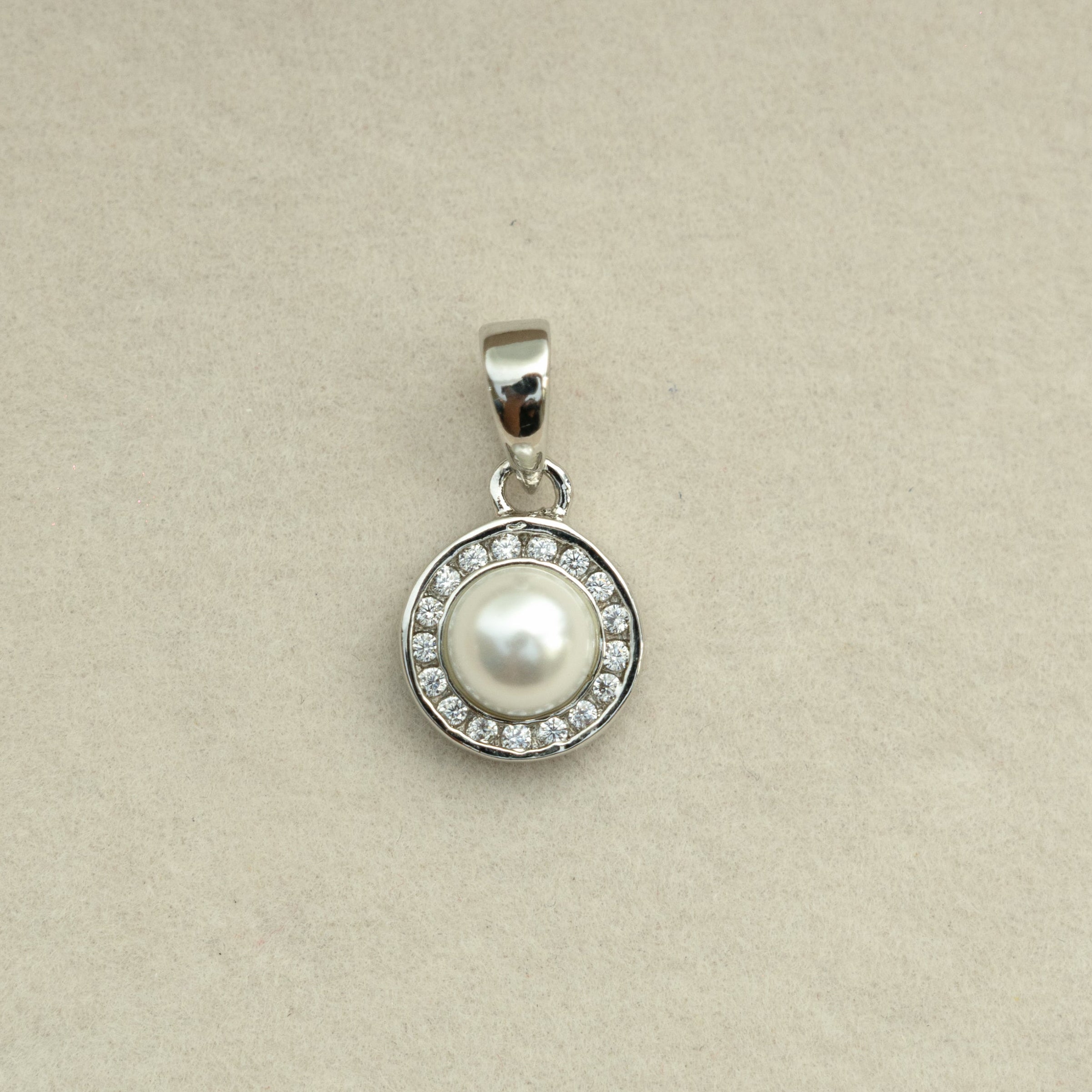 Pearl Whisper Pendant Set