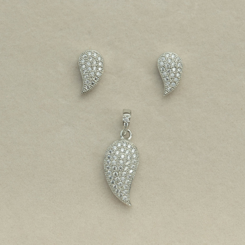 Diamond Leaf Pendant Set