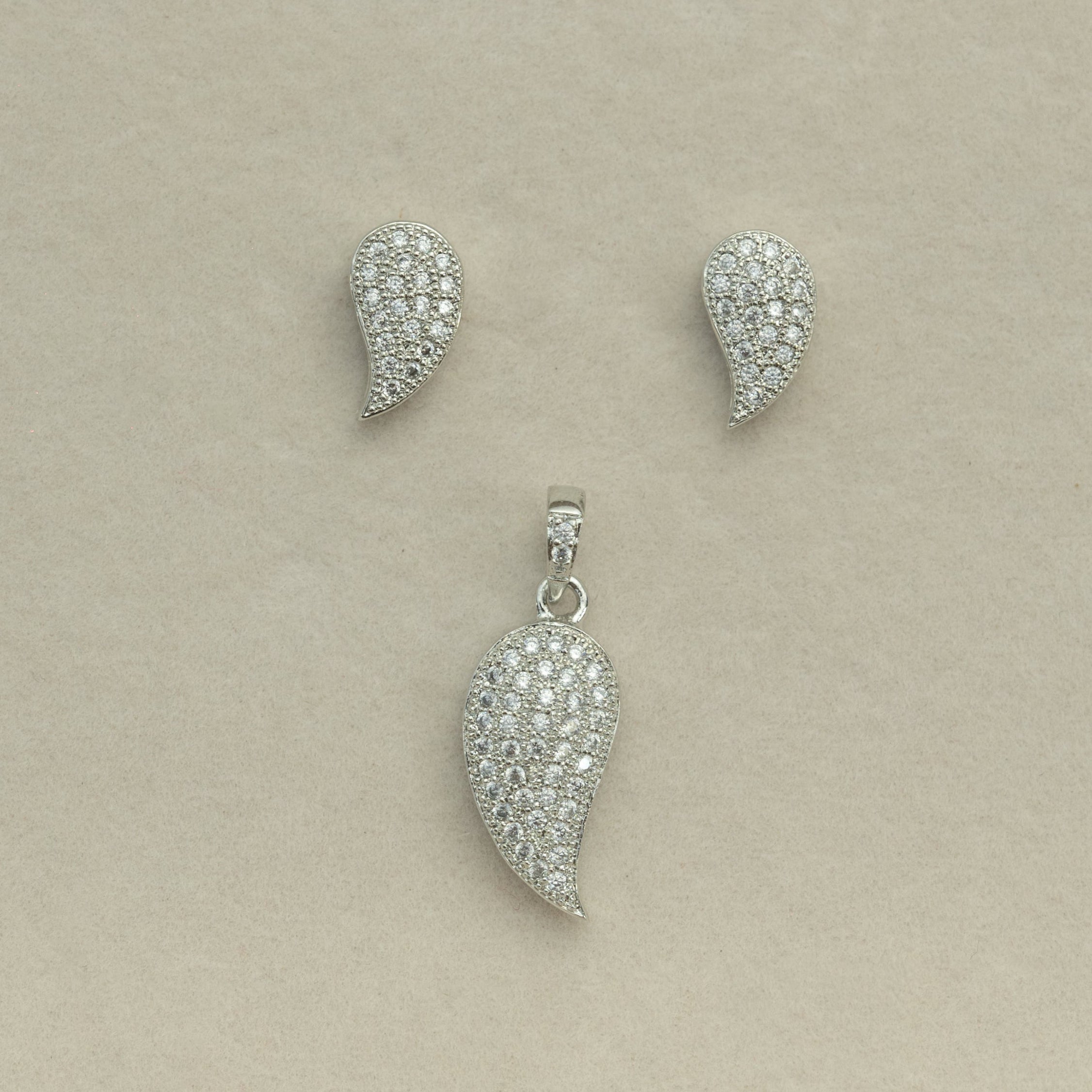 Diamond Leaf Pendant Set