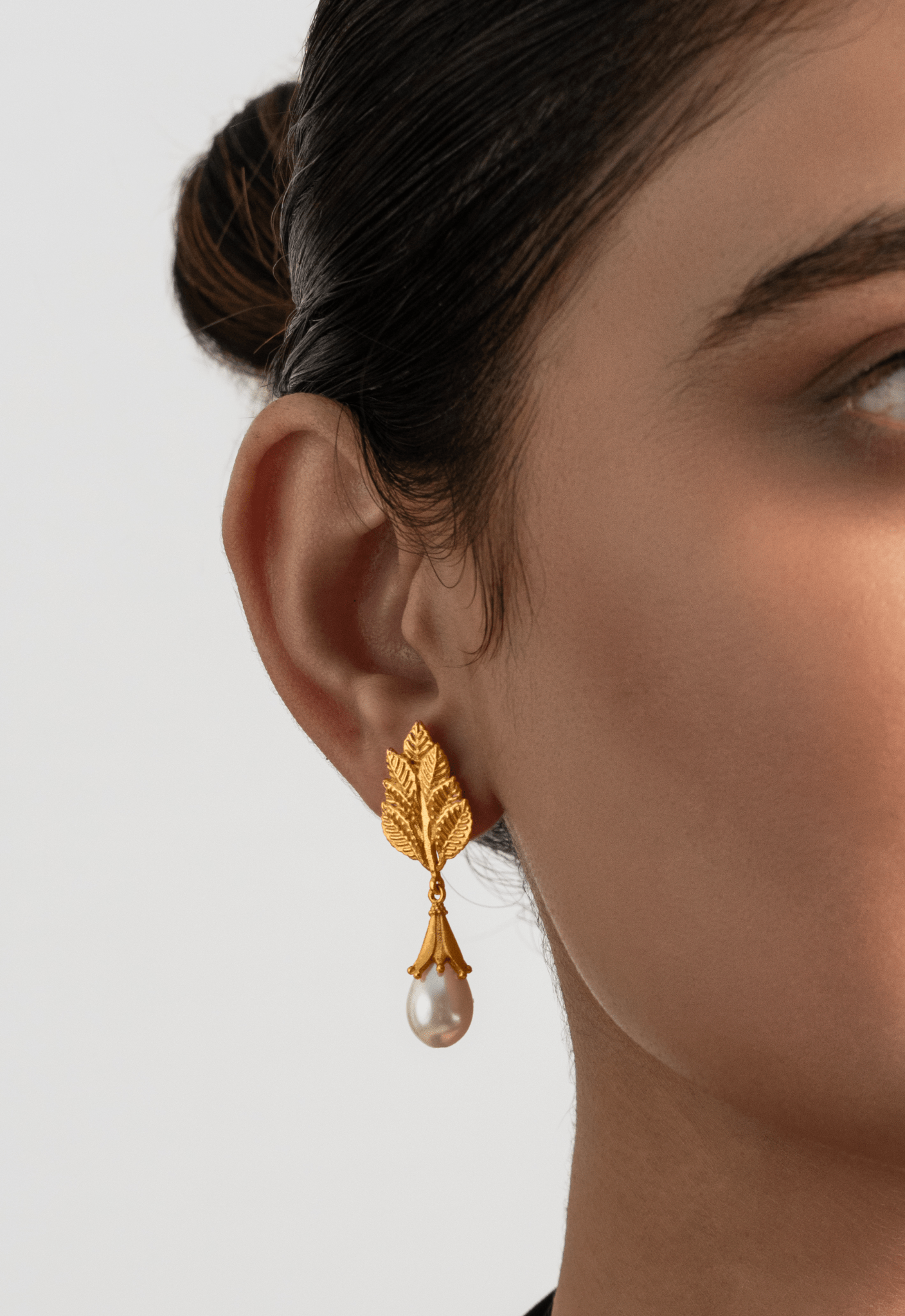 Aurora Leaves Earrings - Suramya