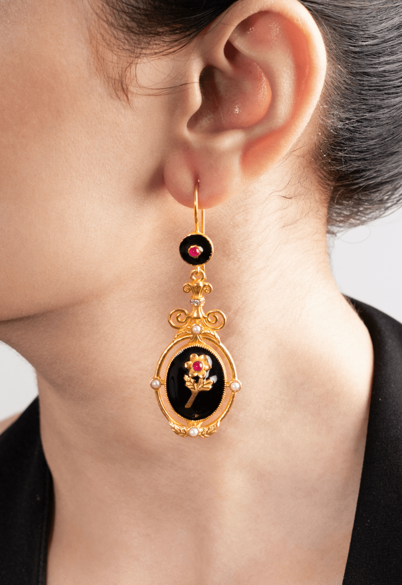 Black Flower & Enamel Earrings - Suramya