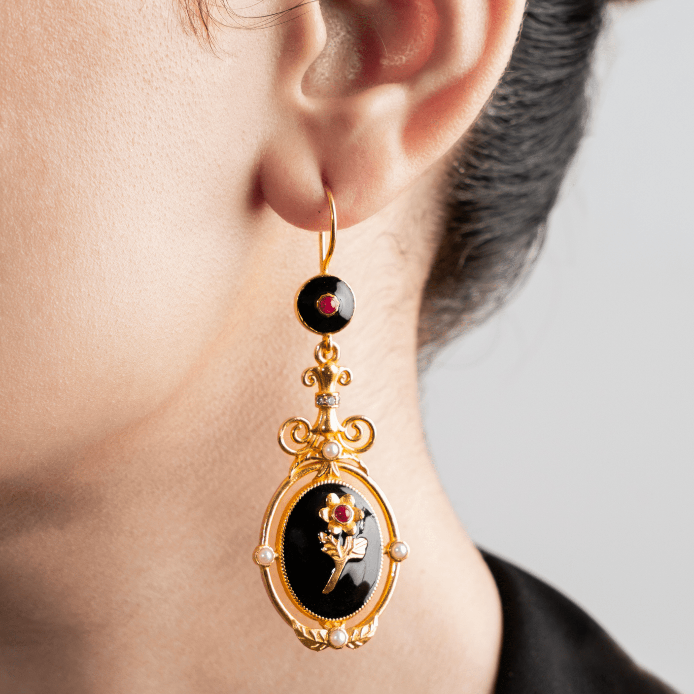 Black Flower & Enamel Earrings - Suramya