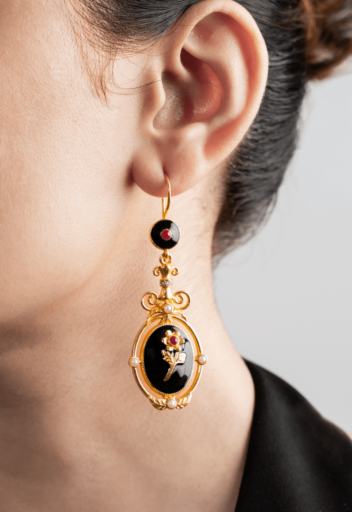 Black Flower & Enamel Earrings - Suramya