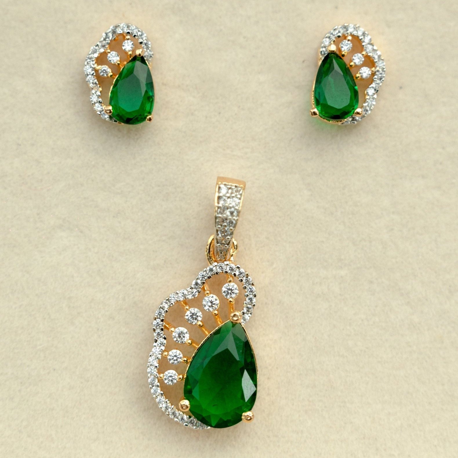 Dewdrop Royale Pendant Set - Suramya