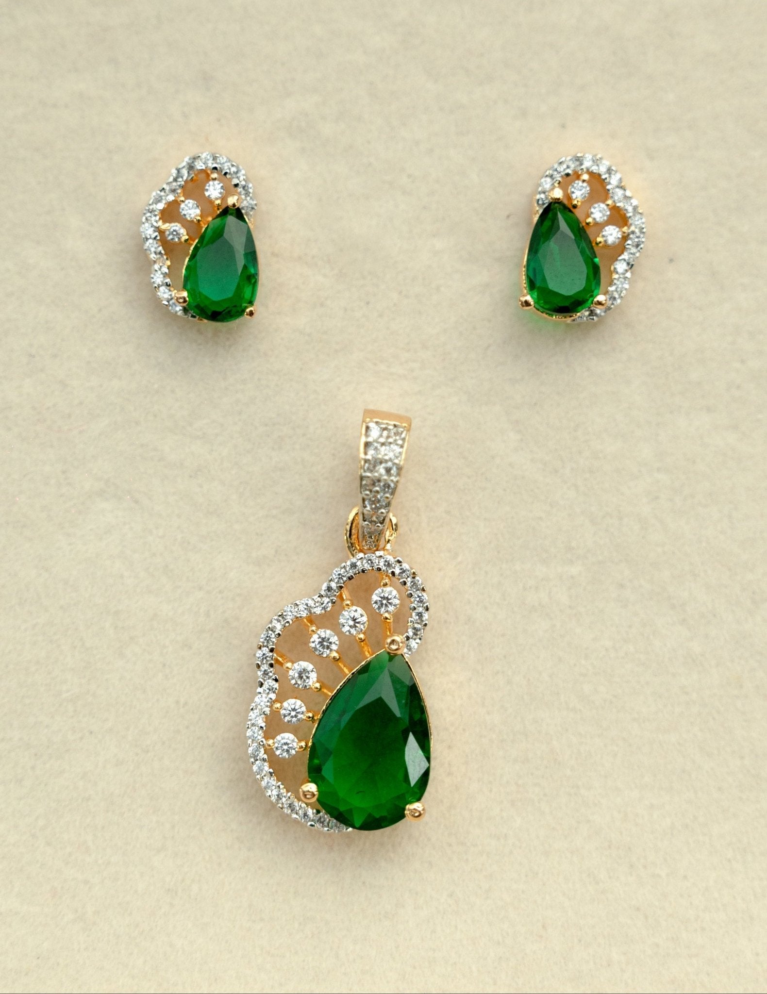 Dewdrop Royale Pendant Set - Suramya