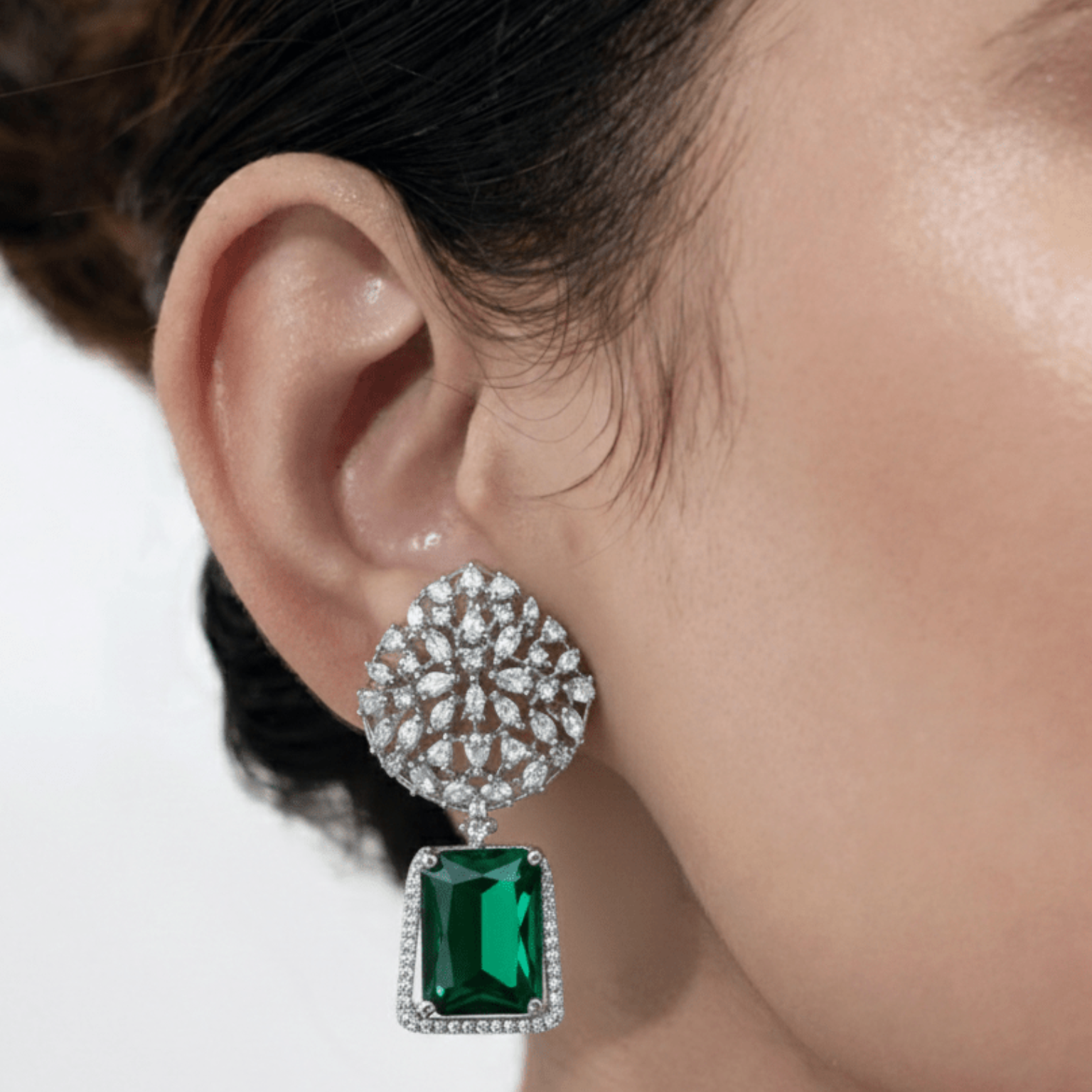 Emerald Diamond Rajsi Earrings - Suramya