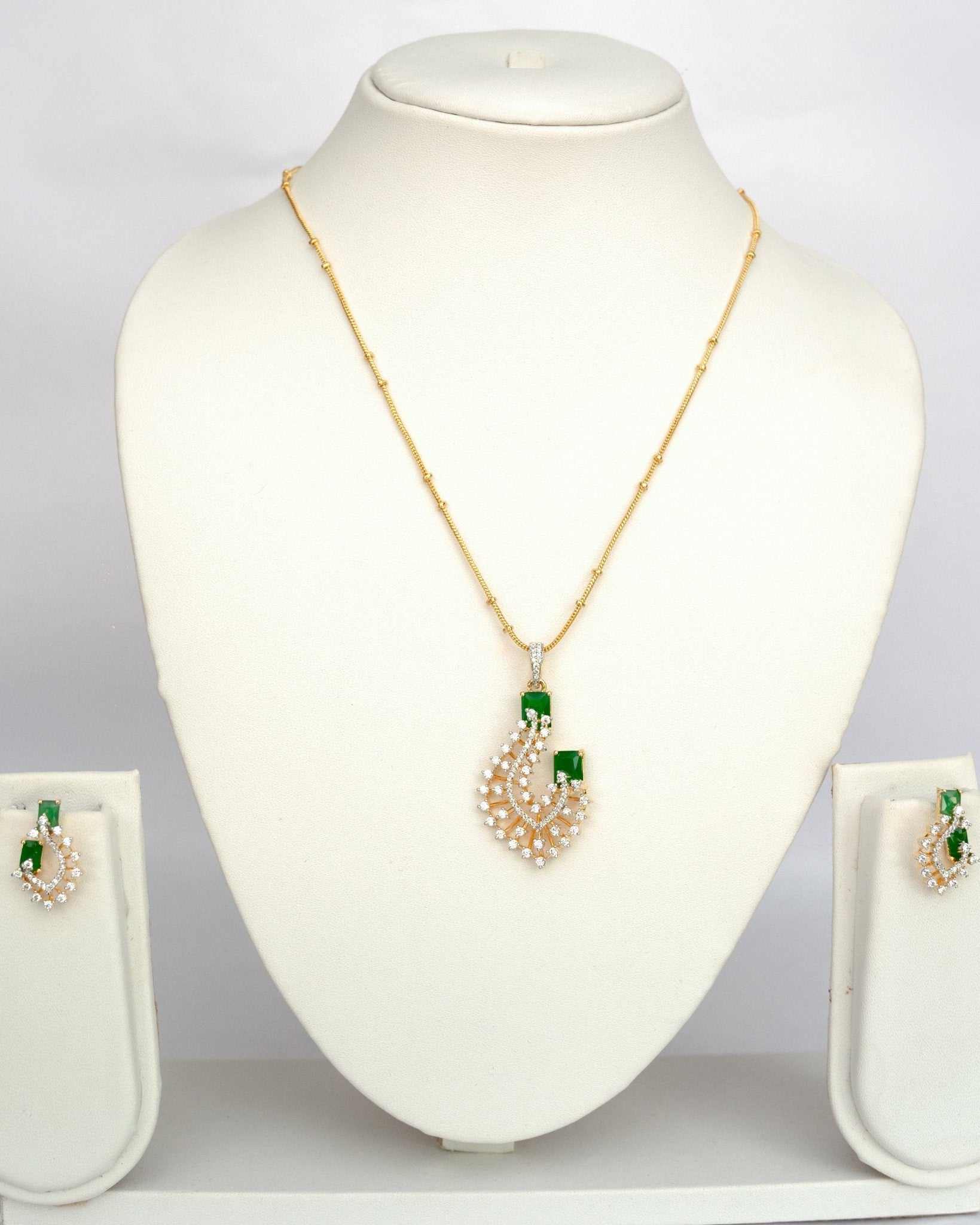 Emerald Grace Pendant Set - Suramya