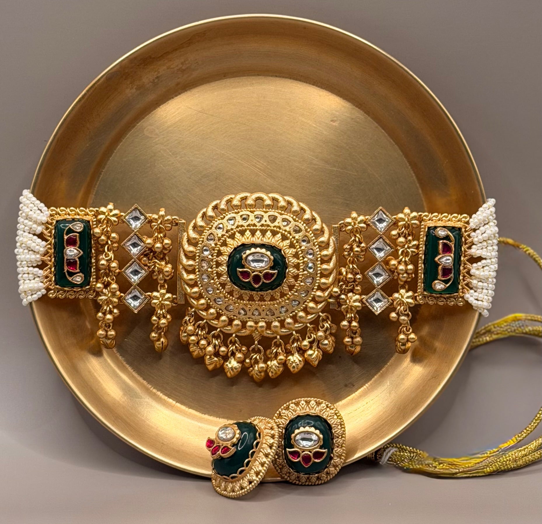 Emerald Green Kundan Ghunghroo Pearl Choker Set - Suramya