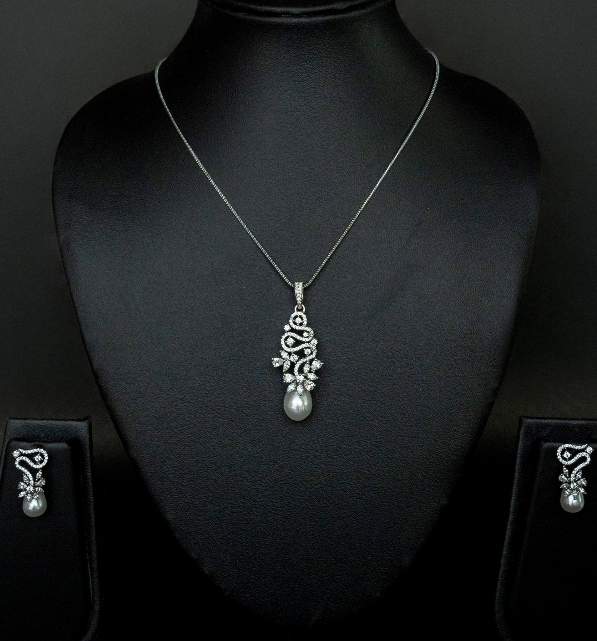 Eternal Glow Pendant Set - Suramya