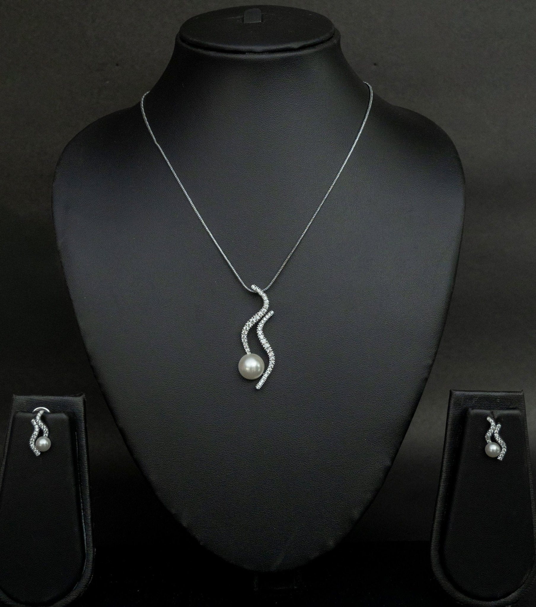 Ethereal Wave Pendant Set - Suramya