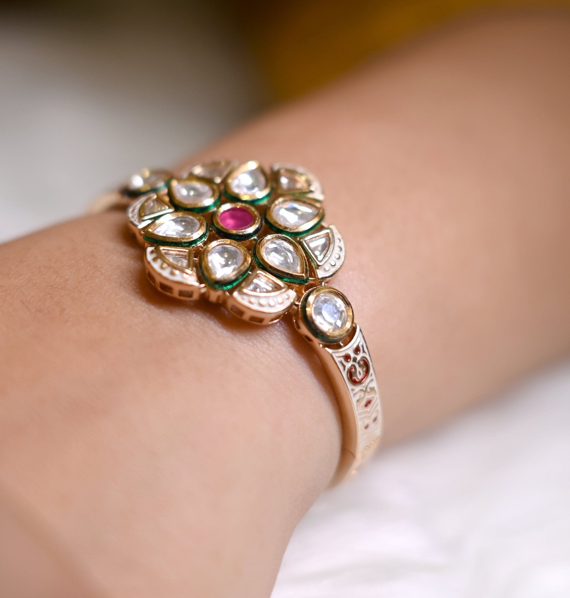 Kundan Kamal Bracelet - Suramya