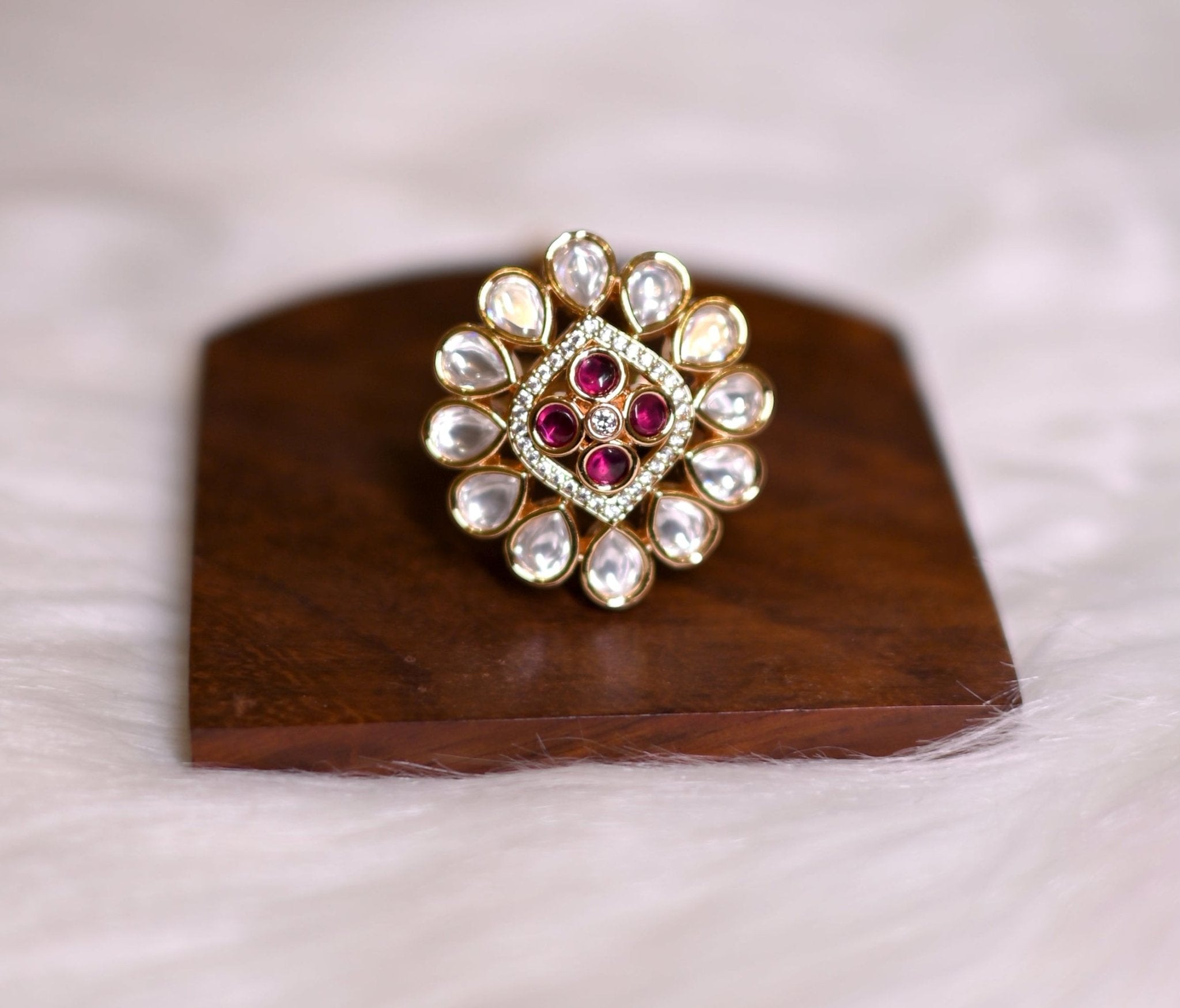 Kundan Rosette Royale Ring - Suramya