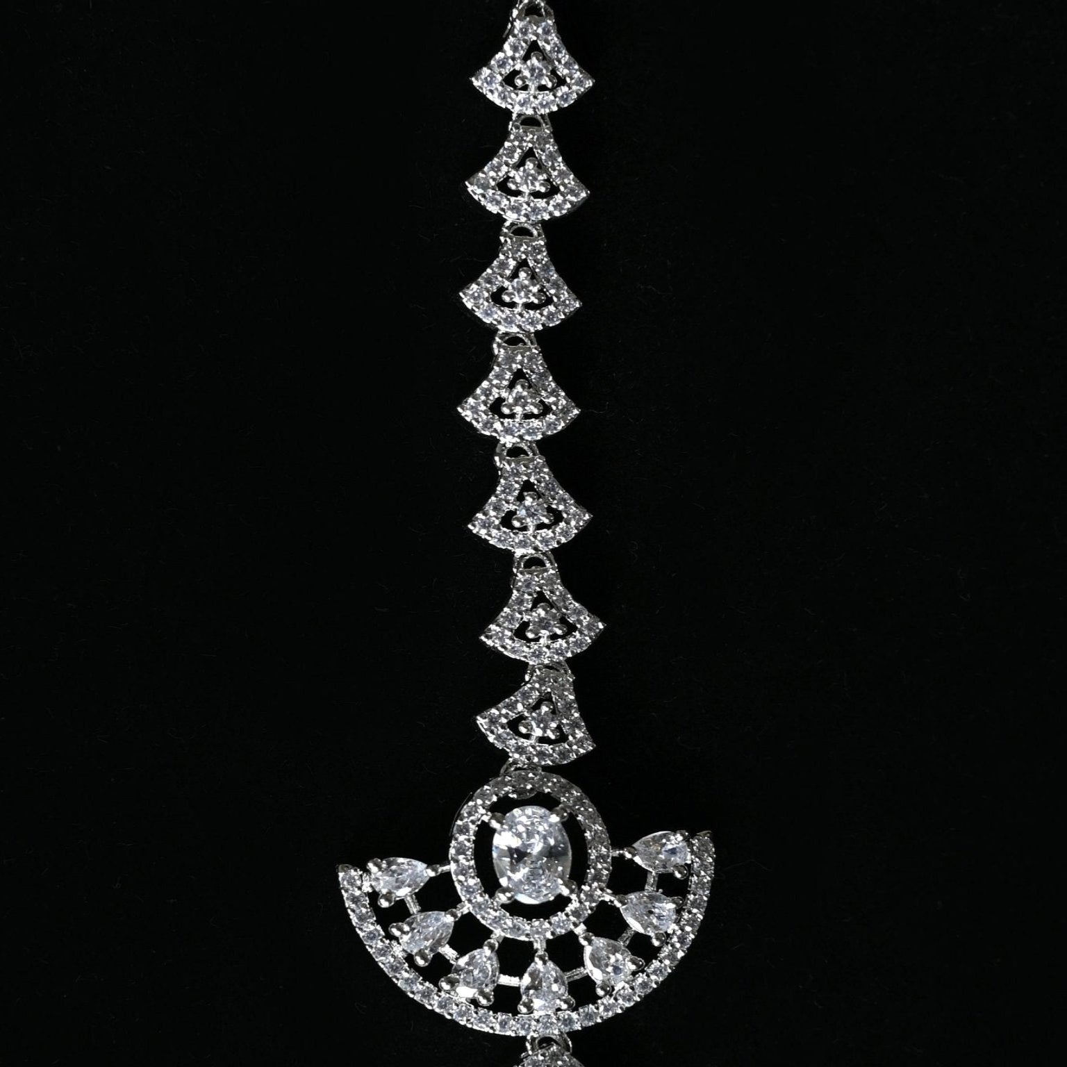 Majestic Dew Drop Tikka - Suramya