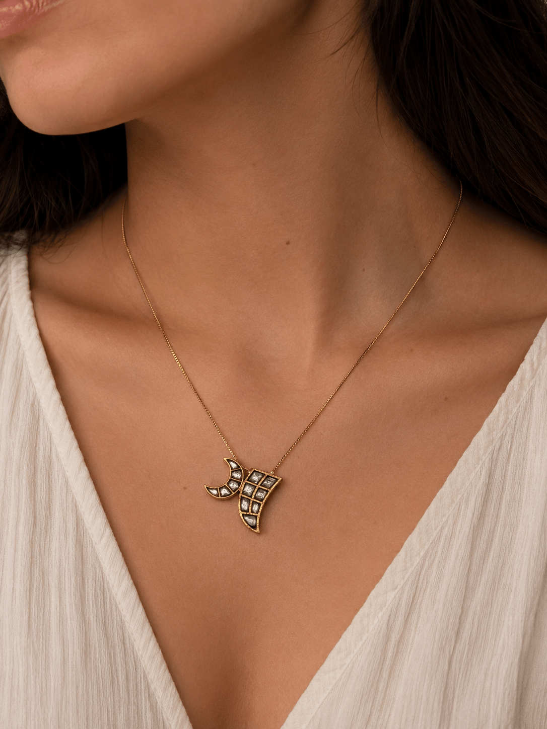 Moonlit Dagger Kundan Pendant Set - Suramya Designs