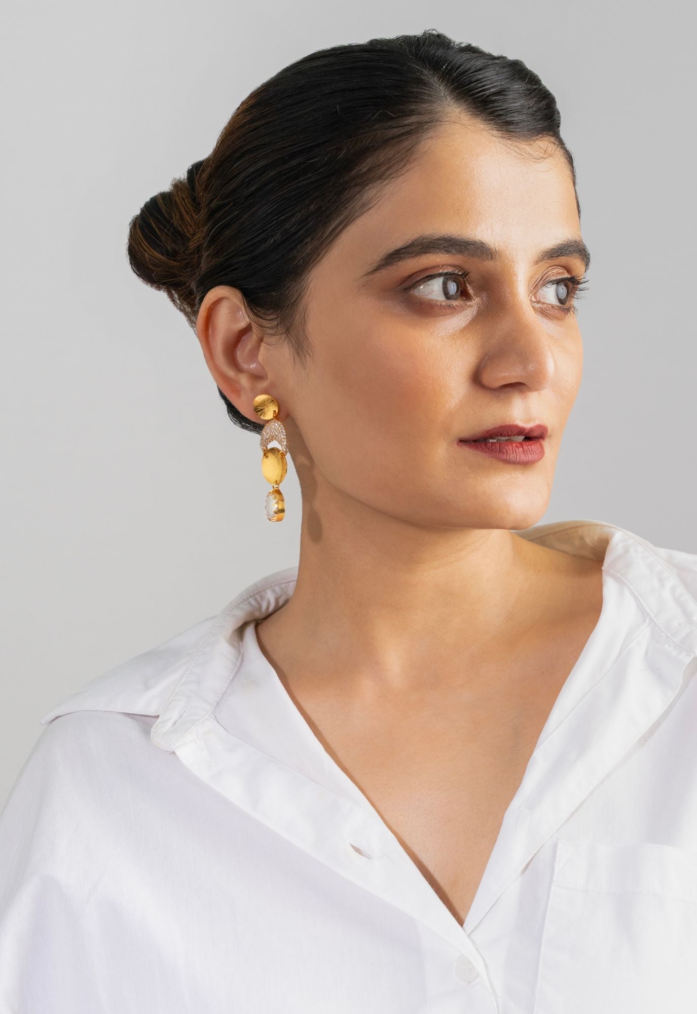 Pearl gold earrings - Suramya