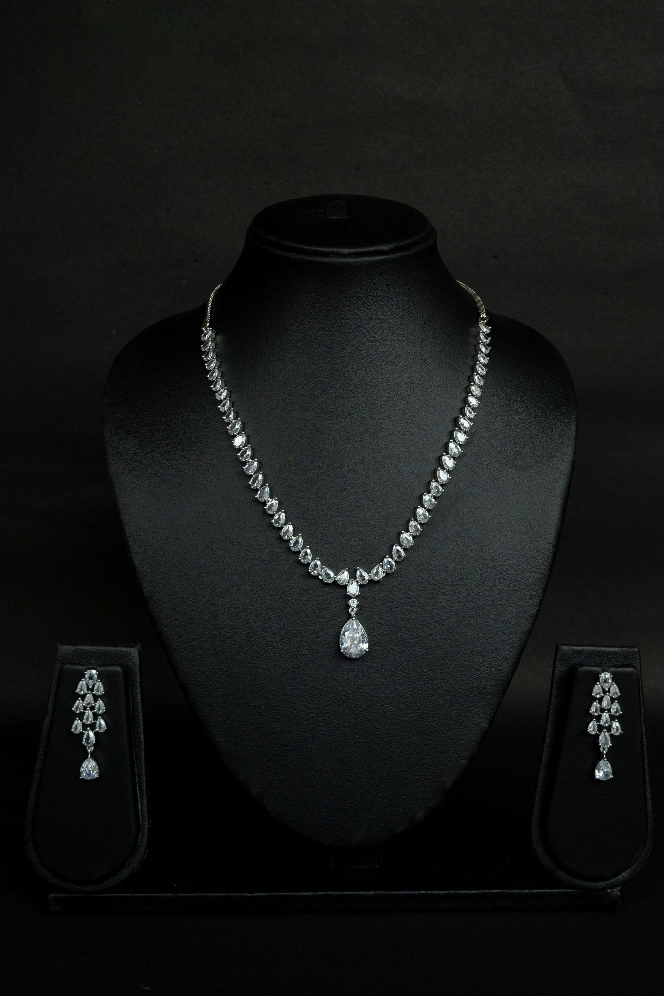 Queen K Diamond Necklace Set - Suramya