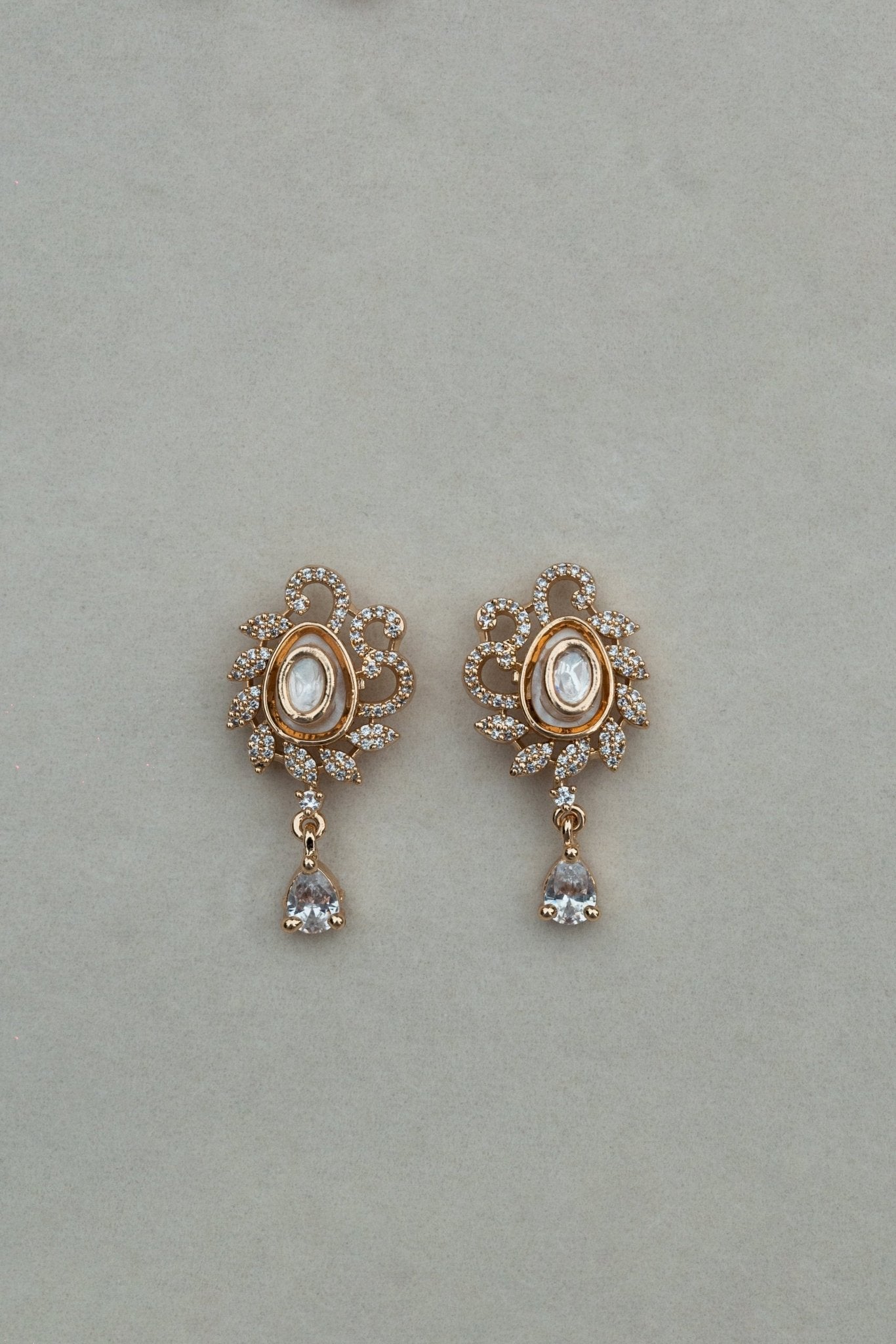 Regal Kundan Drops - Suramya