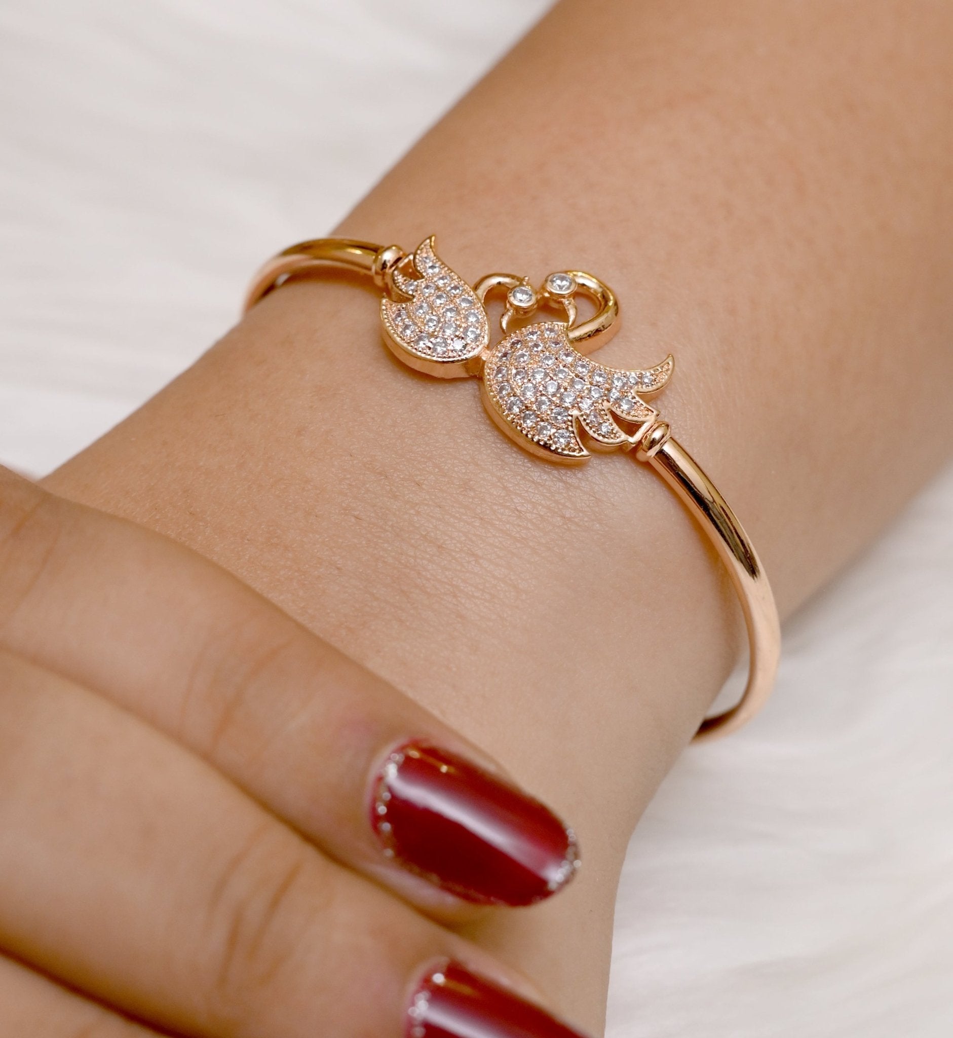 Swan Symphony Bracelet - Suramya
